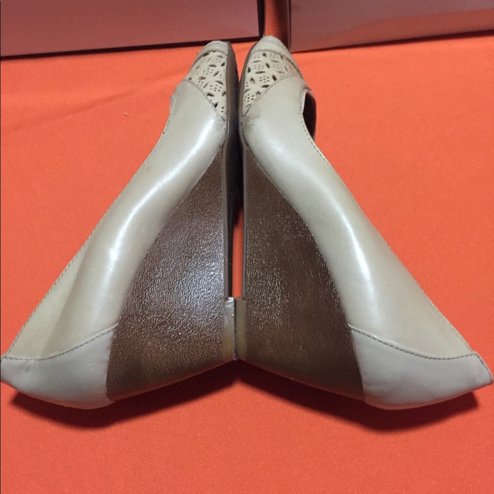 Michelle D wedges